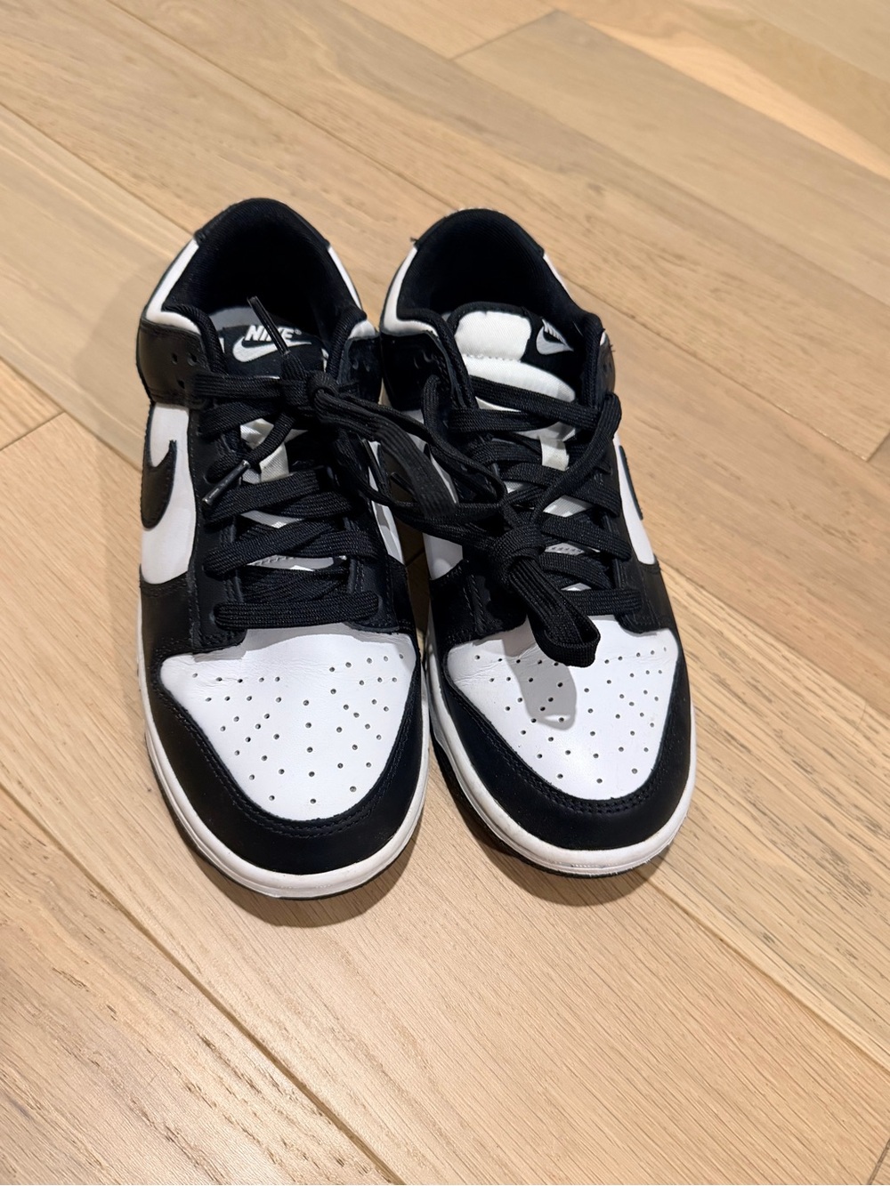 Nike low dunk panda (black/white) - gently worn - Men’s or youth size 7.5